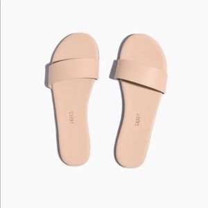 TKEES size 8 rose quartz slides - never worn